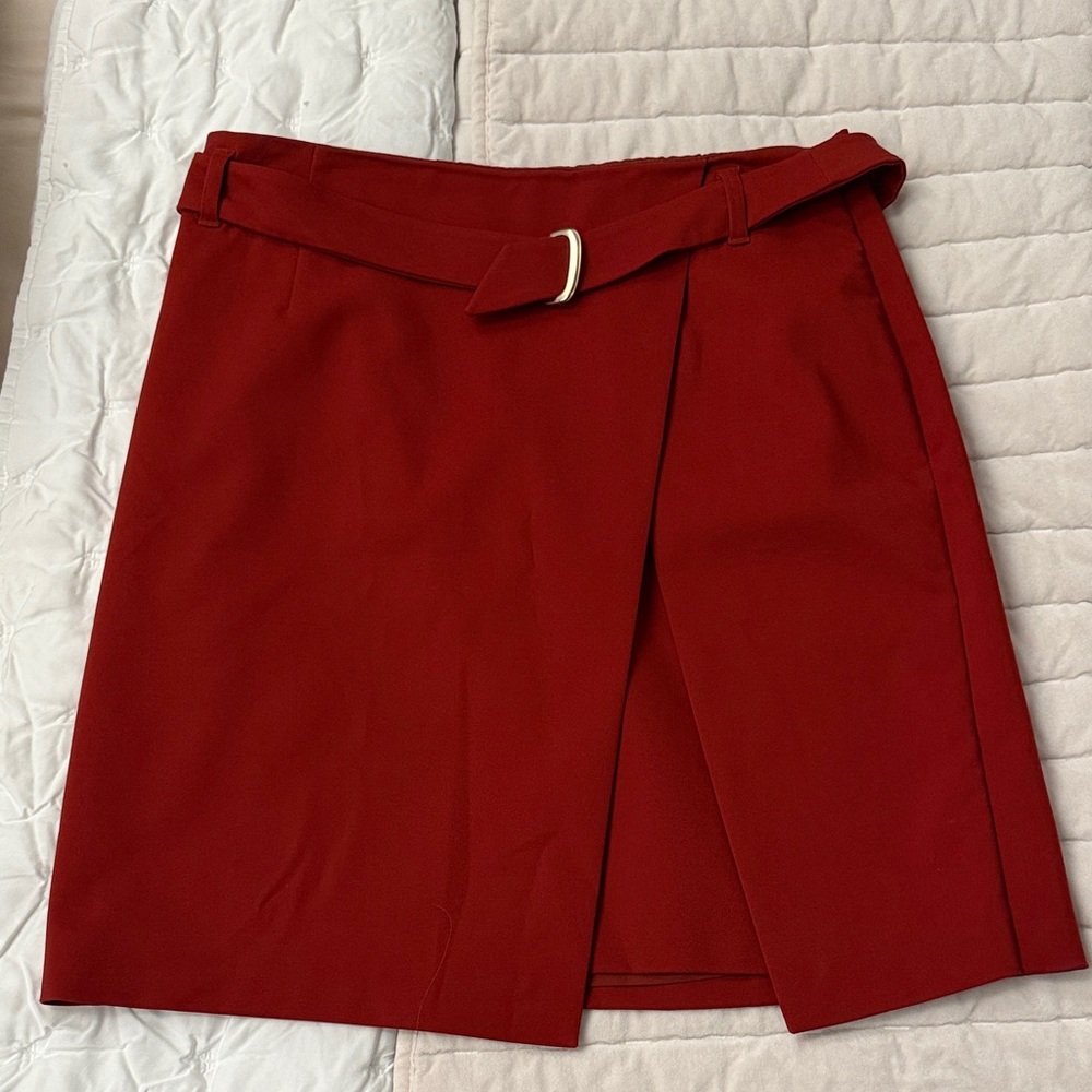 WHBM Size 8 mini Red Women's Skirt with Belt
